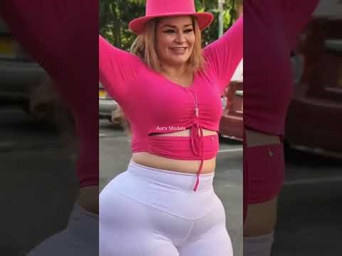 Lucia Melendez | Curvy Plus Size Model Breaking the internet with Self Love & Body Positivity | Bio