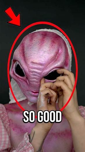 She Became an Alien… Now She’s Trying to Return to Earth 👽🧼 #makeupart