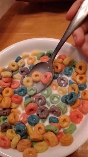 I'm sure we've all done this with fruit loops.