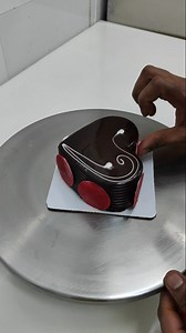 Mini cake heart shape cake design #reels #viral #heartshapecake #minichocolatecake #cakedecorating | Santosh cake chef