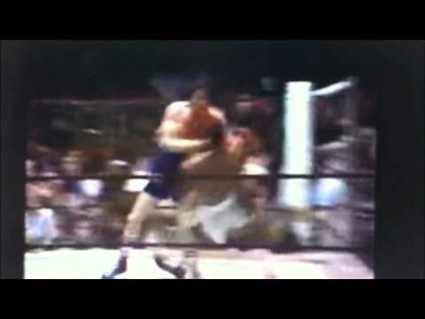 Dicky Eklund ward knocks down Sugar Ray Leonard