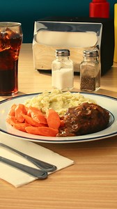 1.4K views · 3 comments | There's nothing like dinner at the diner!李 From Smash Burgers to Salisbury Steak, bring the flavors from your favorite hometown diner right into your kitchen! Check out some diner favorites on the menu next week. | EveryPlate | Facebook