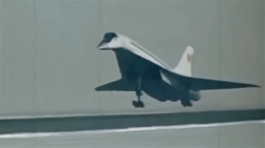 How the Tu-144 Crash Unfolded in Front of 250,000 Spectators