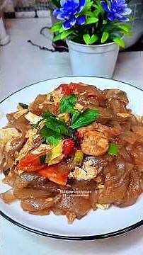 Stir-Fried Flat Rice Noodles #cooking