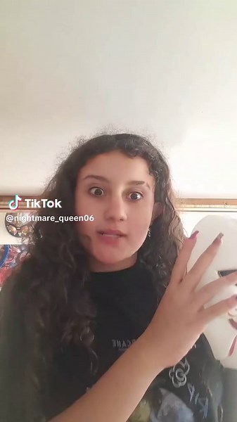 Amanda Young Cosplay Tutorial with Fake Blood Effects