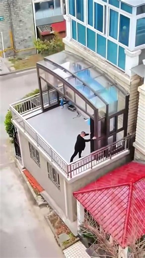 Design your courtyard like this, and you'll maximize every inch of space! #decoration #homedecor