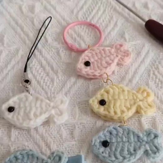 Crochet Fish Keychain: Easy Tutorial for Beginners