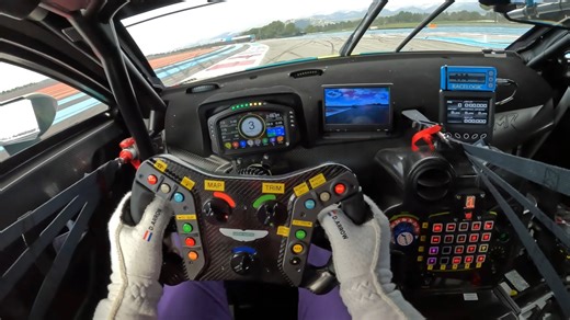 首次驾驶阿斯顿马丁Vantage GT3 EVO 保罗里卡德赛道 第一视角