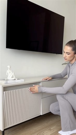 83K views · 41 reactions | Az ősz változást hoz.  Vigyen több élénkséget, otthonosságot és egyediséget a belső térbe. ✨  A videóban látható termék: TV állvány Comfivo Delruva 104  Tudjon meg többet erről a termékről: www.butor1.hu/nappali-butorok/tv-allvany-comfivo-t104-fekete.html?variation_id=558428 | Butor1.hu | Facebook