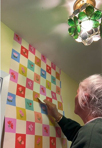 What a day today has been in the MacKenzie Cottage 🏡 @Spoonflower @MacKenzie-Childs @threetreesandbees