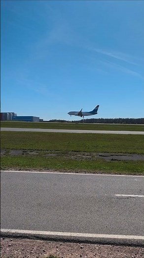 Luxair Boeing B737-700 landing in Luxembourg Findel International Airport ELLX-LUX