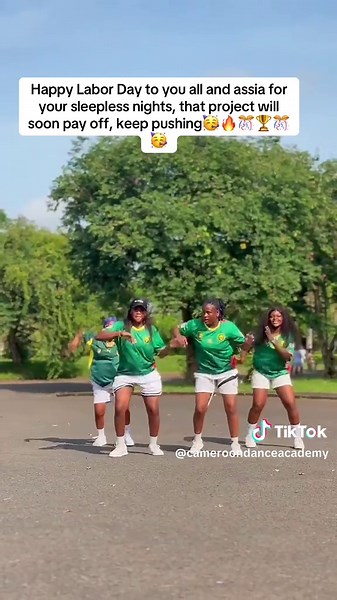 Happy Labor Day 🥳 #laborday #happylaborday #camerountiktok🇨🇲 #tiktokafrica #camerountiktok🇨🇲 #dancer #trendingsong #tiktokchallenge