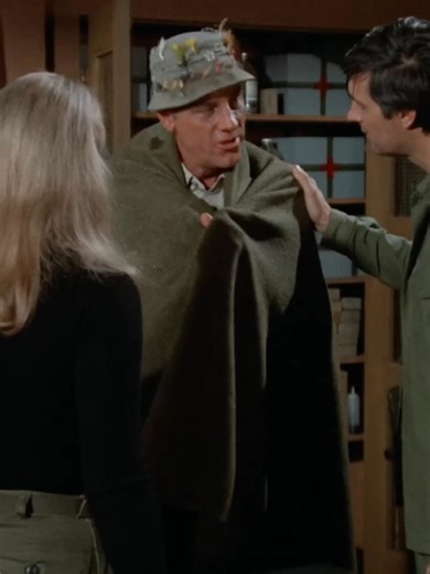 Best scene from M*A*S*H 4077 - Comedy of War 70-80s #MASH #mash4077 #4077 #War #WWI #oldwar #Comedy | Join us: https://www.facebook.com/groups/772465791028529 . | MASH Full Episodes