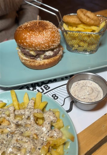ja volim tartufe!! #tartufi #truffle #burger #pintapub #bracejerkovic