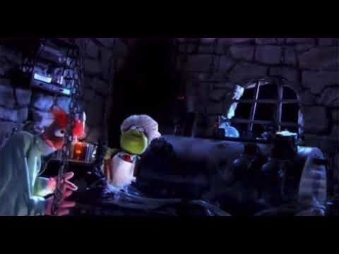 The Muppets Kitchen with Cat Cora - Muppet Labs: Frankfurter