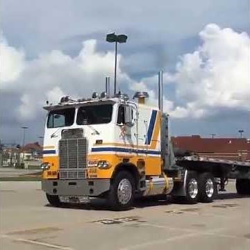 Kevin Young's 1981 White-Freightliner Cabover Detroit Diesel with an awesome sound