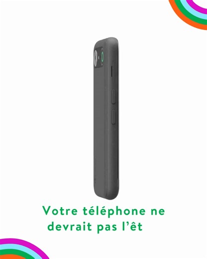 Entre les papiers cadeaux qui collent, les rubans qui s’emmêlent et les étiquettes qui disparaissent… inutile d’ajouter un téléphone compliqué à la liste 😅 Avec Doro, tout est pensé pour rester simple, intuitif et agréable à utiliser, même au milieu du rush de Noël 🎄💚 #doro #seniors #senior #cadeaux #noel #telephone #humour | Doro France