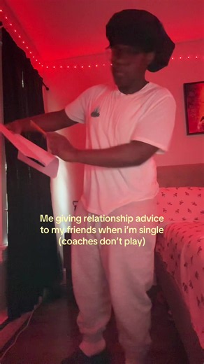 Relationship Advice When You’re Single: How to Coach Friends Without Being Tone-Deaf