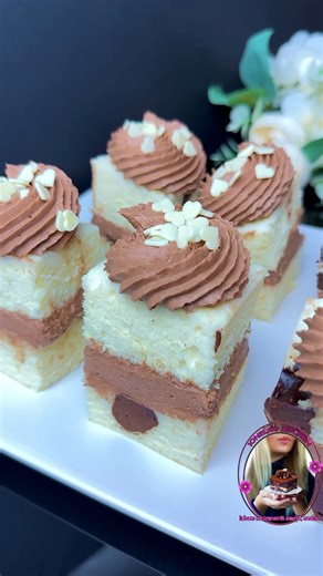 30K views · 965 reactions | Prajitura cu foi din albusuri si ciocolata #prajituri #ionelaskitchen | Ionela's Kitchen | Facebook