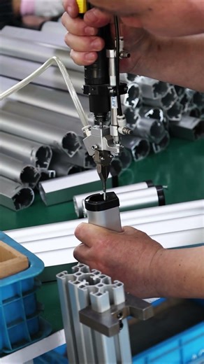 Immersive screw-driving #actuator #linearactuator #factory #factoryvideo #automation