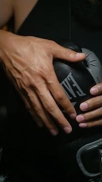 ASMR Boxing glovestapping