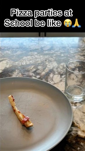 Pizza parties at schools be like 😭 #funnyshorts #shorts #memes #lol