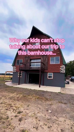 This barn has it all 🤩 #barnhouse #barndominium #airbnb #vrbo #wisconsin #countrygetaway