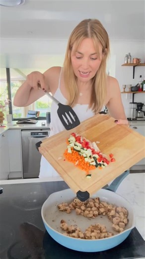 K A T E J E N K I N S O N on Instagram: "Dance 10, Looks 3 stirfry. A lesson in not judging a book by its cover. 🍜"