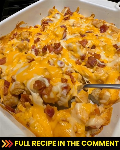 Chicken Bacon Ranch Tater Tot Casserole Recipe Chicken Bacon Ranch Tater Tot Casserole is a cheesy, creamy, family-friendly comfort meal made with simple ingredients. Easy to throw together and perfect for busy weeknights, everyone will love it! Ingredients : • 4 cups Frozen Tater Tots • 10.5 ounce Cream of Chicken Soup • ½ cup Sour Cream Recipe in the Coʍʍеոτ 👇 Enjoy ❤️ | Recipes by banana