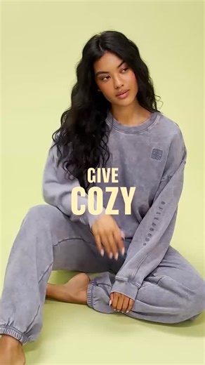BILLABONG WOMENS on Instagram: "For long days & cooler nights. Give Cozy."