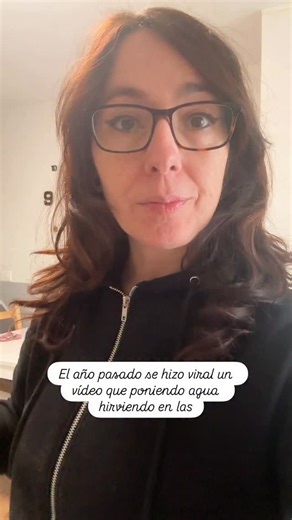Soraya Failde on Instagram: "Probé aquel truco que se hizo tan viral el año pasado: meter las escobillas del robot aspirador en agua muy caliente para que recuperen la forma. En un primer momento parece que sí… pero en mi caso, cuando volví a poner el robot en marcha, enseguida se notó que estaban igual que antes. Al final las he tenido que cambiar igualmente. Lo comparto por si alguien más lo probó, ¿a ti te funcionó de verdad o tuviste el mismo resultado? #robotaspirador #trucosdelhogar #limpi