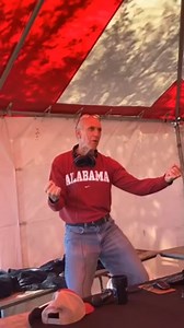 Friday energy from your new favourite DJ 🤙 | DJ Mag