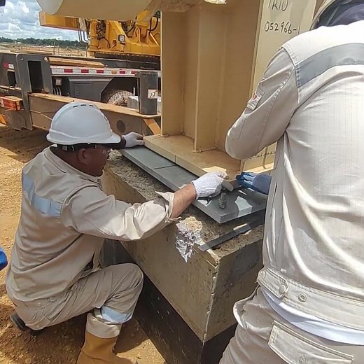 Pig launcher installation on the foundations