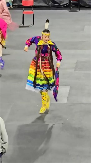 Old-style Fancy dancer Angelin Gadwa #indigenous #powwow #fancy #dance #nativeamerican #beauty #fpy