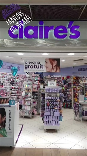 Viens nous voir et retrouve tous les derniers accessoires tendance 💎💜 #claires #clairesstores #itsatclaires #clairesstyle