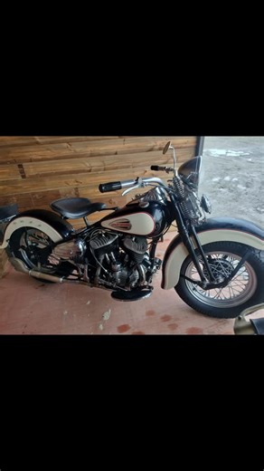 Agnes Grd on Instagram: "Ce weekend retrouvez dans notre village @epopeedu2roues Christophe notre spécialiste de la restauration de moto de 1950 à 1990 qui nous vient de Durtal #l'atelier 🥰🏍️🏍️ Vous pourrez y acquérir : Une Honda cb 25o 1969 restauration totale 65oo€ Une Harley davidson 75o wlc 1943 tbe aucun frais à prévoir 23ooo€ .ou une New map 35o 1929 restauré 8ooo€ Allez faire vos curieux😉"