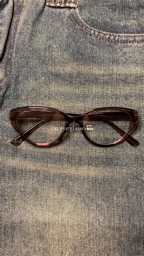 Kacamata Cat Eye Wanita: Pilihan Kacamata Minus dan Fashionable