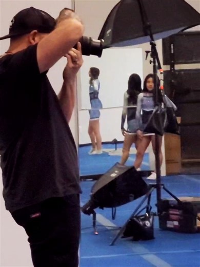 Picture Day is more than just a photoshoot—it's a celebration of teamwork, dedication, and the friendships built along the way! 📸💙 From big smiles to fierce poses, every shot tells a story of passion, perseverance, and the love for cheerleading. Let’s make these moments last forever! ✨💖 O Dia de Fotos é muito mais do que apenas um ensaio—é um momento de celebrar a equipe, a dedicação e as amizades criadas ao longo do caminho! 📸💙 Desde sorrisos radiantes até poses cheias de atitude, cada fot