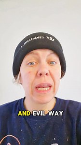 Both ways are correct ✅️ Im just showing an example of modern techniques.. but you would need decent sanders to achieve the finish (Ill show you soon!) Ive done this type of job both wsyd many times over.. Ultimately time and budget dictates which way id do it now.. #fblifestyletyle #foryoupage #fyp #olddognewtricks #thefemaletouch #oldvsnewgeneration #howto #prep #cantpleaseeveryone | The Female Touch