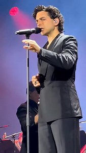 ‘Aranjuez’ Gianluca nel suo assolo #ILVOLOLiveinConcert2025 #ilvolosvizzerafanpage By @delfina_gasparini | Il Volo Svizzera fanpage