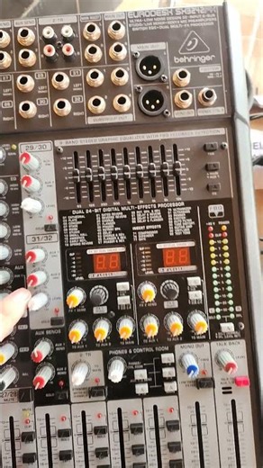consola behringer eurodesk sx3242fx