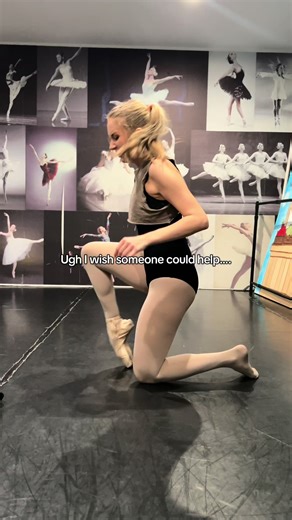 We’ve read ur comments… Ur fav clumsy ballerina heading to Orlando Florida this wknd to spend the weekend with a fellow expert ballet diva @Riley #ballettok #pointeshoes #ballettok #balletcore