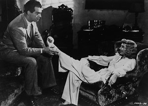 Film Noir’s 10 Most Dangerous Leading Ladies