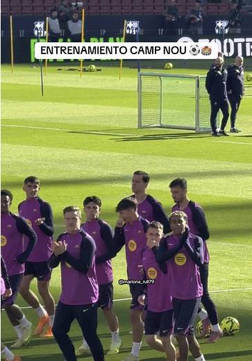 Entrenamiento en Camp Nou: Futbol 2025
