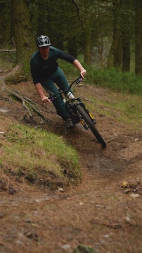 Looking like a natural on those flat pedals 🔥