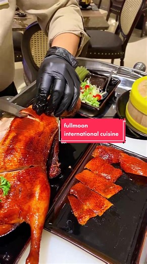 Hẹn hò tại khách sạn 4 sao - Ăn và nghe nhạc sống