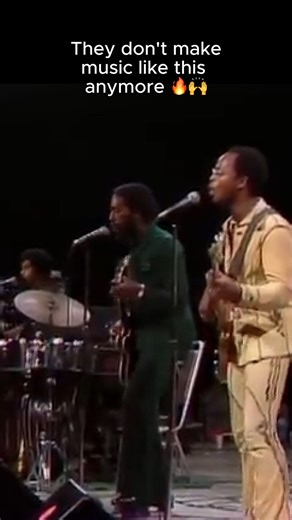 They don't make music like this anymore.... WAR 's "The World Is a Ghetto" LIVE on The Midnight Special 📺 | WAR THE BAND