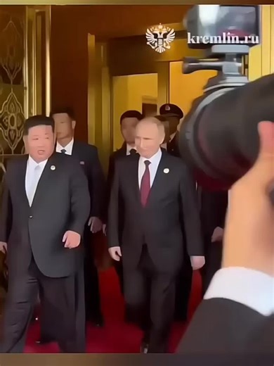 Tension entre les gardes de Vladimir Poutine et Kim Jong Un #poutine #politique #france🇫🇷 #tiktokfrance #viral