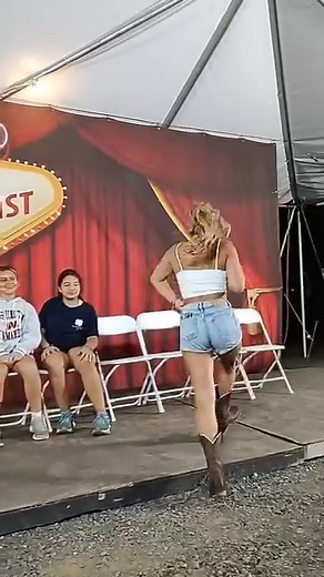 901K views · 168 reactions | #dancing #amazing #hilarious #hypnotized #funny #hypnosis #bradcomedyhypnotist #hypnosisshow #fair #funnyvideos #lipsync | Brad Comedy Hypnotist | Facebook