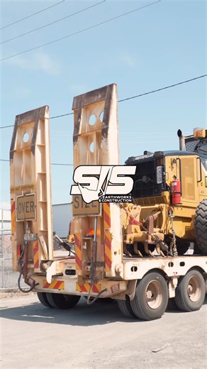 Off the truck and straight to work 🤘🏼 Day 1 at Crocodile Cres; more to come. #sjsearthworks #earthworks #excavation #grader | SJS Earthworks & Construction